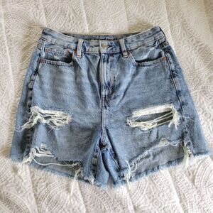 American Eagle Baggy Mom Shorts Distressed Denim Women's NWOT 4 Light Wash Blue